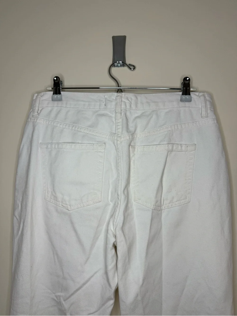 FREE PEOPLE WE THE FREE Maggie Beachy Shredded Distressed White Cropped Jeans